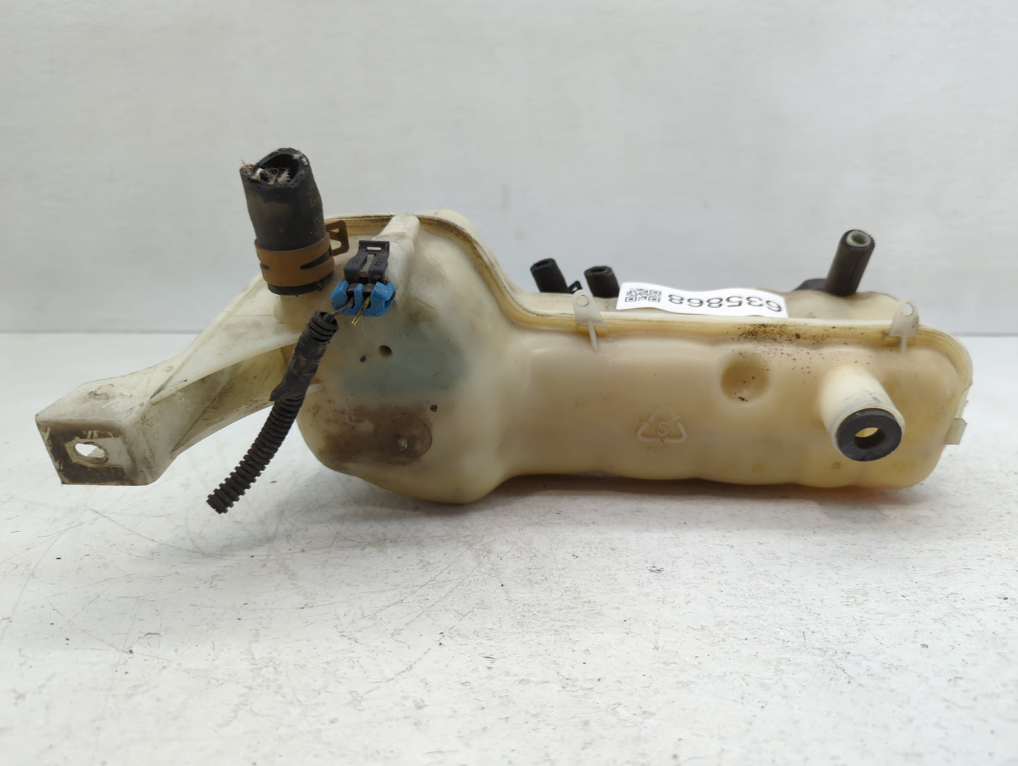 2000 Chevrolet Cavalier Windshield Washer Fluid Reservoir Bottle Oem - Oemusedautoparts1.com