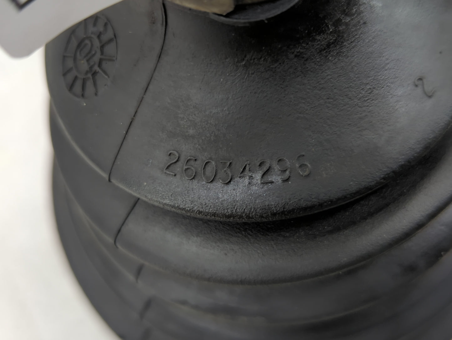 2003-2005 Chevrolet Cavalier Axle Shaft Front Driver Cv C/v - Oemusedautoparts1.com