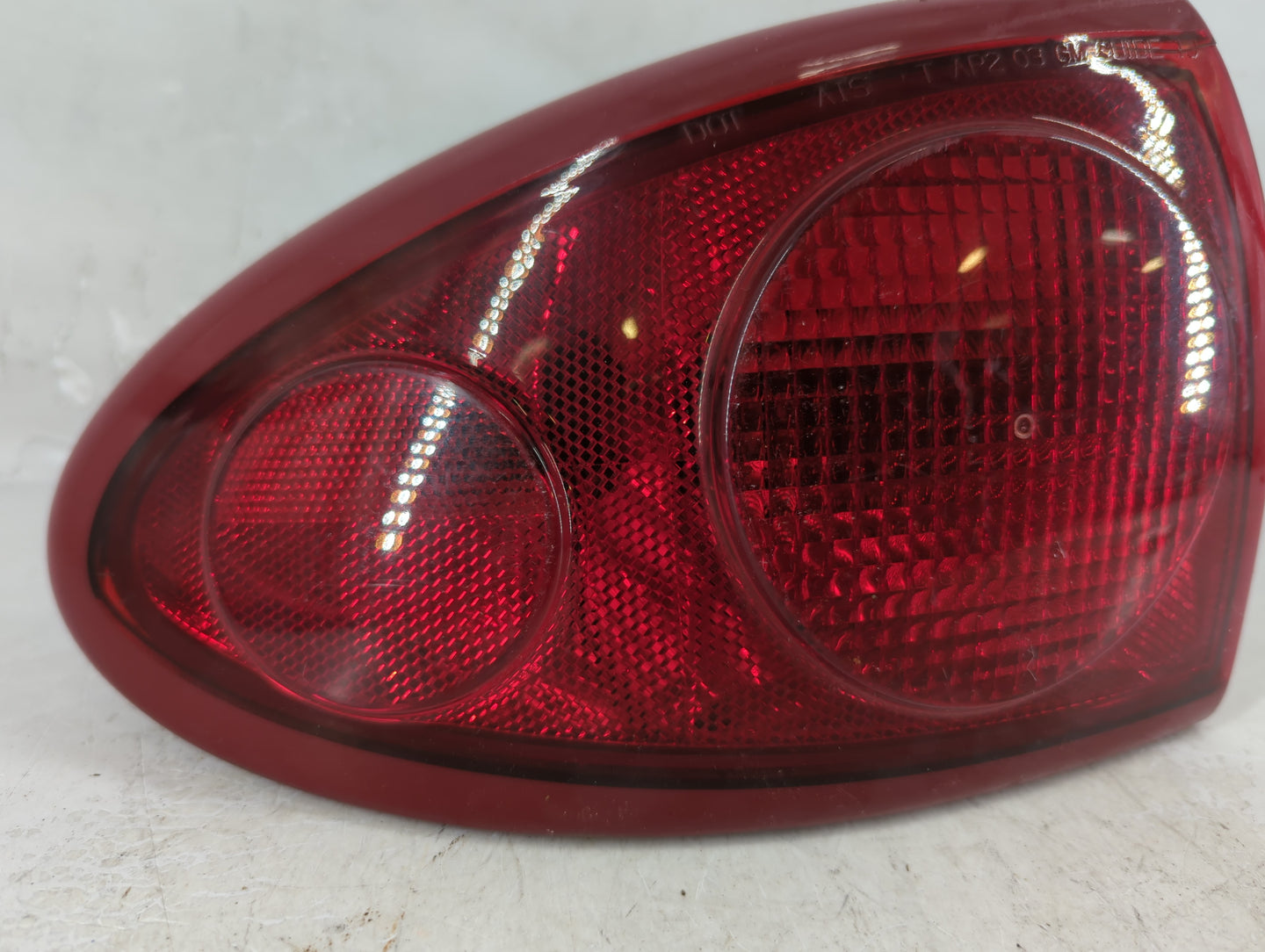 2003-2005 Chevrolet Cavalier Tail Light Assembly Driver Left OEM P/N:22707278 Fits Fits 2003 2004 2005 OEM Used Auto Parts -