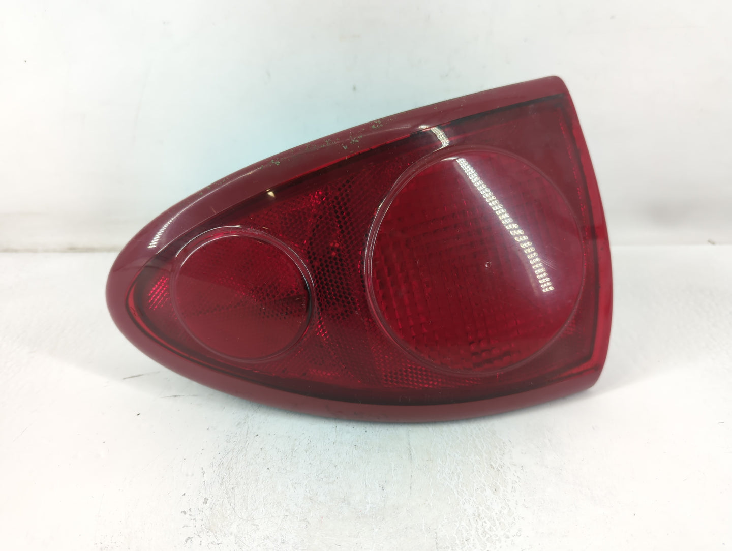 2003-2005 Chevrolet Cavalier Tail Light Assembly Passenger Right OEM P/N:16531614 A8 Fits Fits 2003 2004 2005 OEM Used Auto 