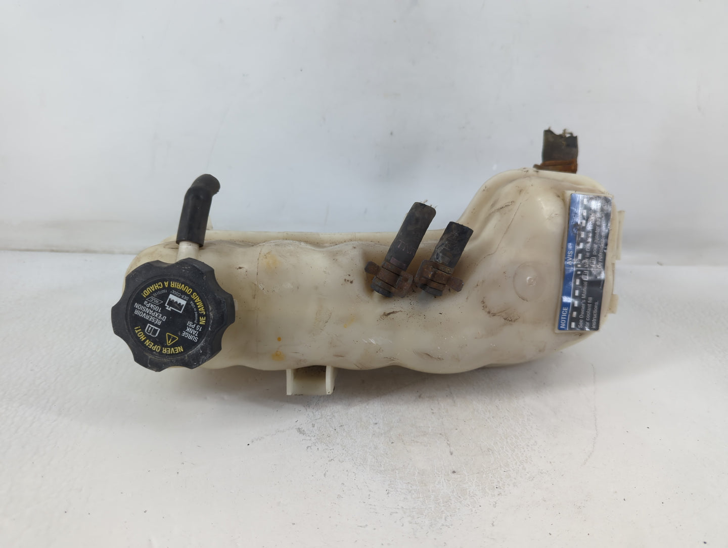 2000-2005 Chevrolet Cavalier Windshield Washer Fluid Reservoir Bottle Oem - Oemusedautoparts1.com