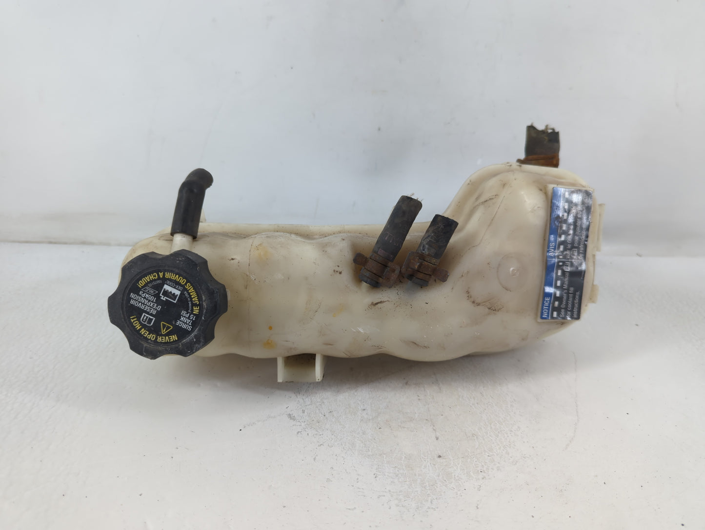 2000-2005 Chevrolet Cavalier Windshield Washer Fluid Reservoir Bottle Oem - Oemusedautoparts1.com