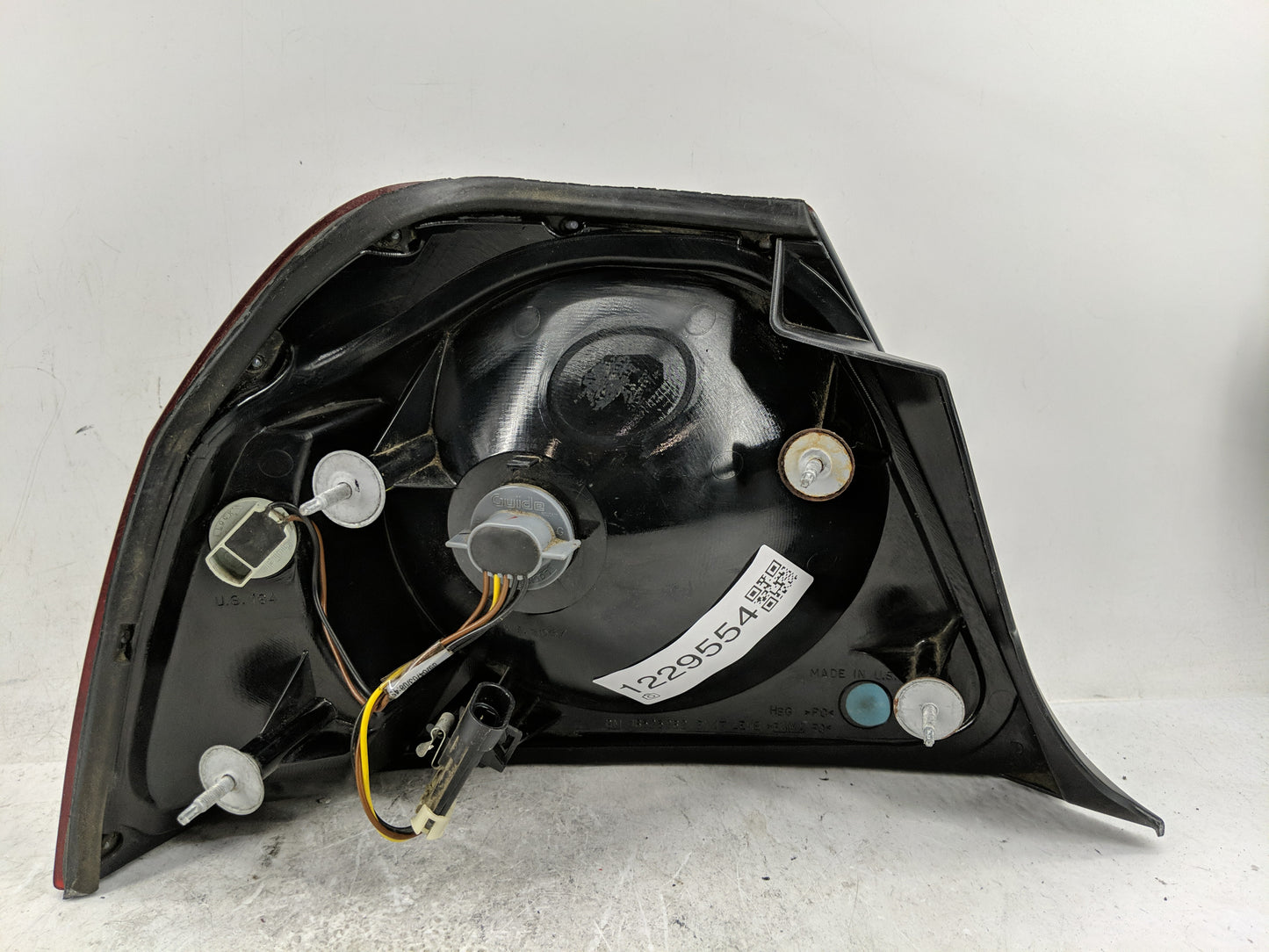 2000-2004 Chevrolet Impala Tail Light Assembly Passenger Right OEM P/N:16525262 B1 Fits Fits 2000 2001 2002 2003 2004 OEM Us