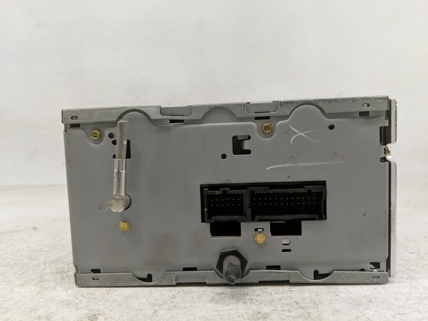 2002-2005 Chevrolet Impala Radio AM FM Cd Player Receiver Replacement P/N:10335223 Fits Fits 2002 2003 2004 2005 OEM Used Au