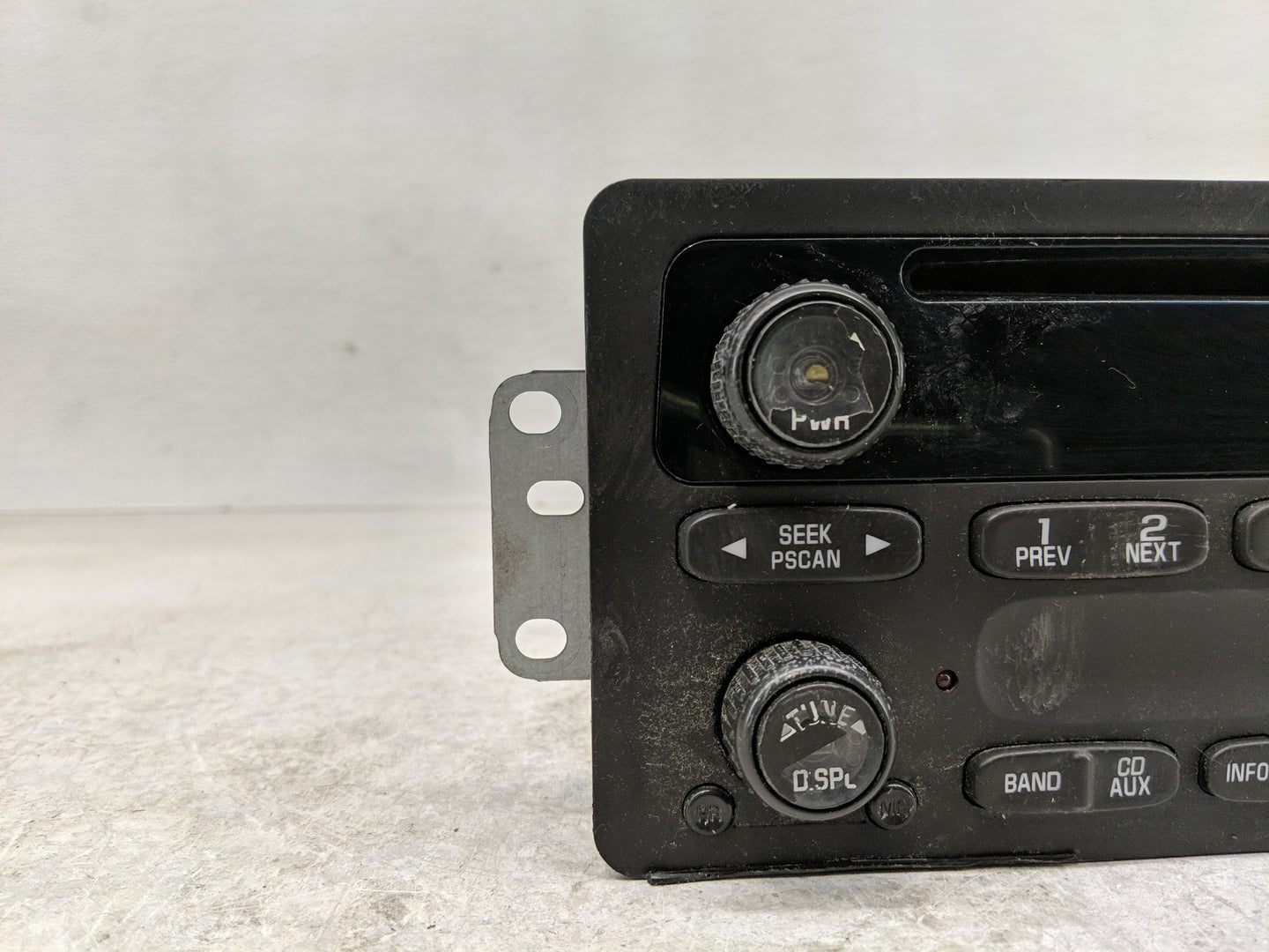 2002-2005 Chevrolet Impala Radio AM FM Cd Player Receiver Replacement P/N:10335223 Fits Fits 2002 2003 2004 2005 OEM Used Au