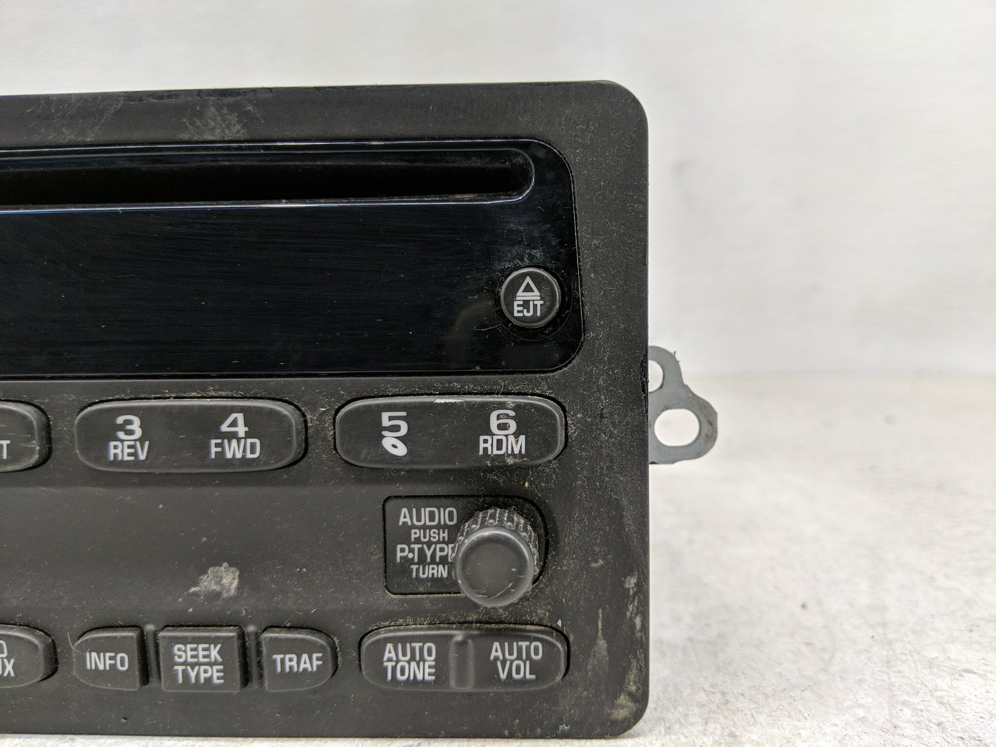 2002-2005 Chevrolet Impala Radio AM FM Cd Player Receiver Replacement P/N:10335223 Fits Fits 2002 2003 2004 2005 OEM Used Au
