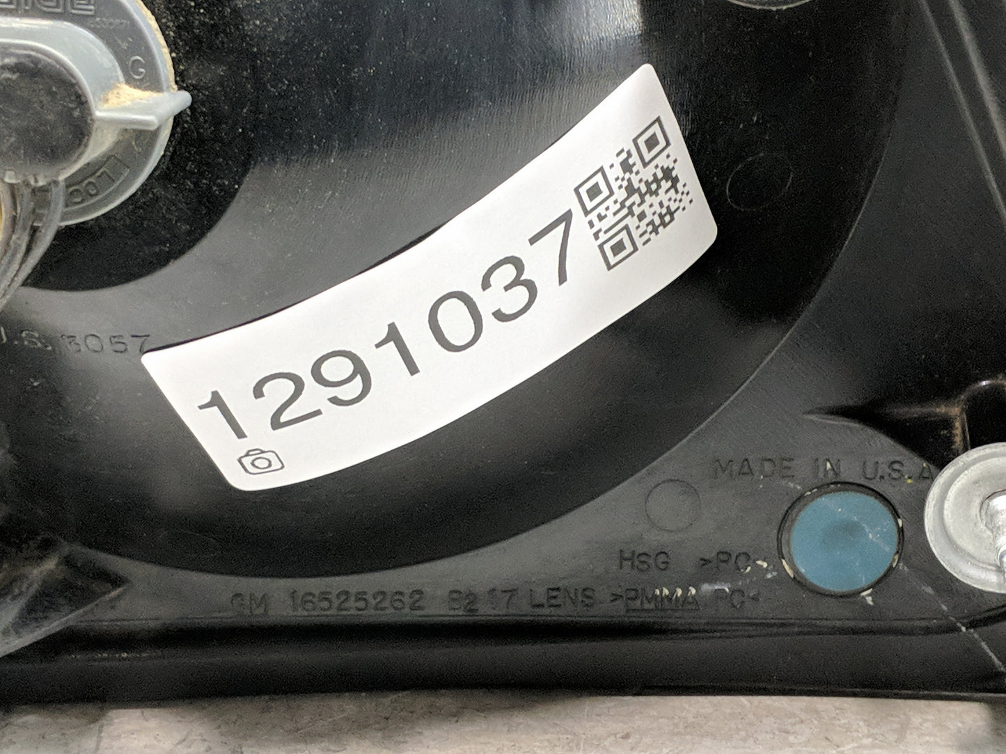 2004-2005 Chevrolet Impala Tail Light Assembly Driver Left OEM P/N:16525262 Fits Fits 2004 2005 OEM Used Auto Parts - Oemuse