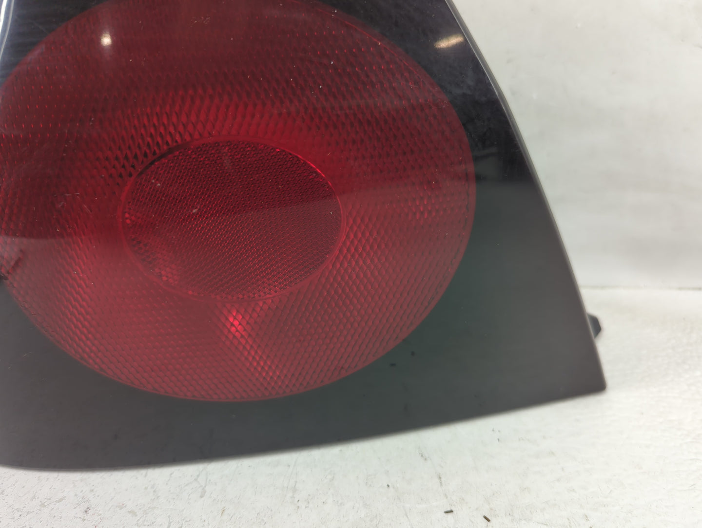 2004-2005 Chevrolet Impala Tail Light Assembly Driver Left OEM P/N:16525261 16525262 Fits Fits 2004 2005 OEM Used Auto Parts