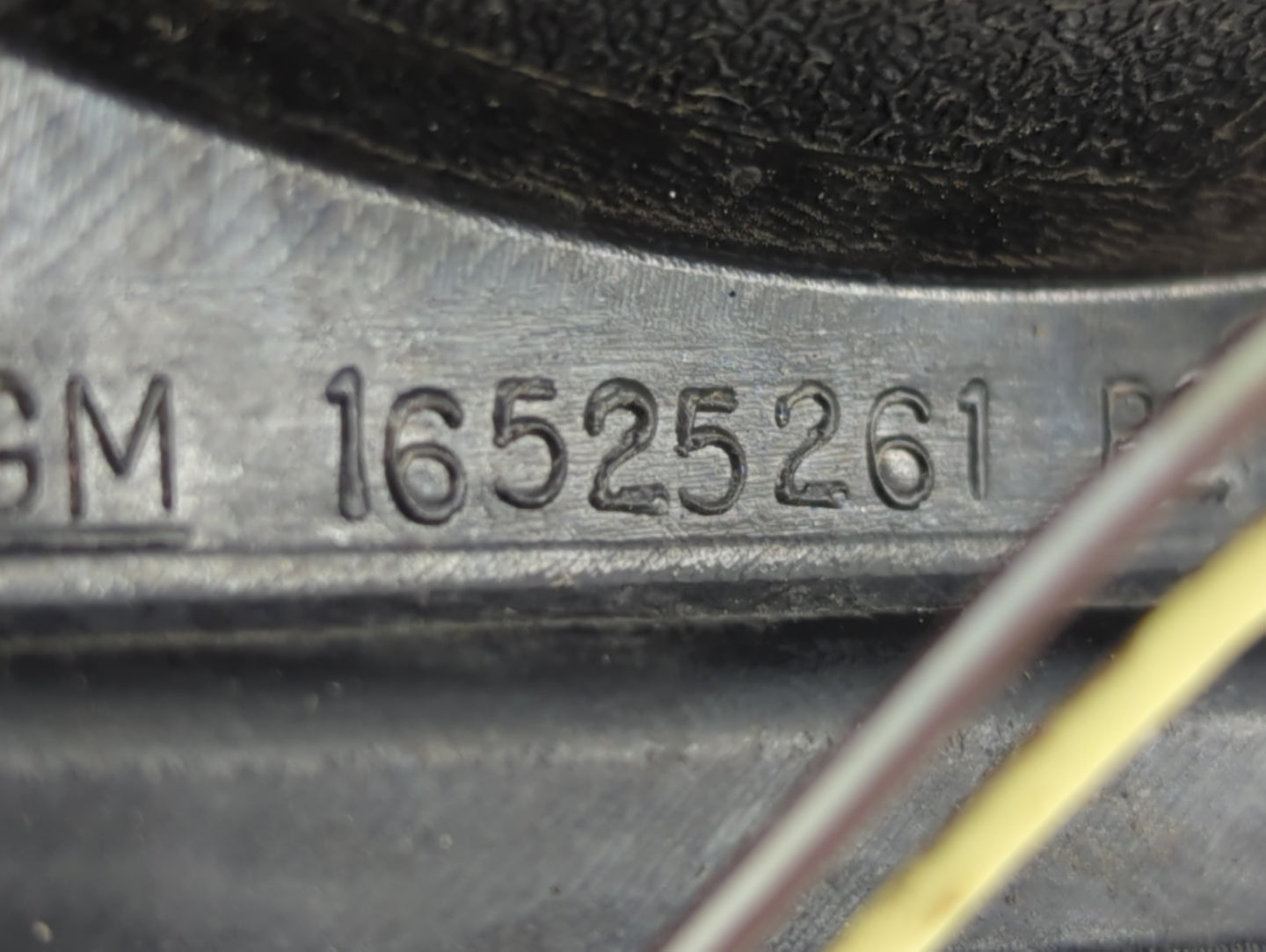 2004-2005 Chevrolet Impala Tail Light Assembly Driver Left OEM P/N:16525261 16525262 Fits Fits 2004 2005 OEM Used Auto Parts