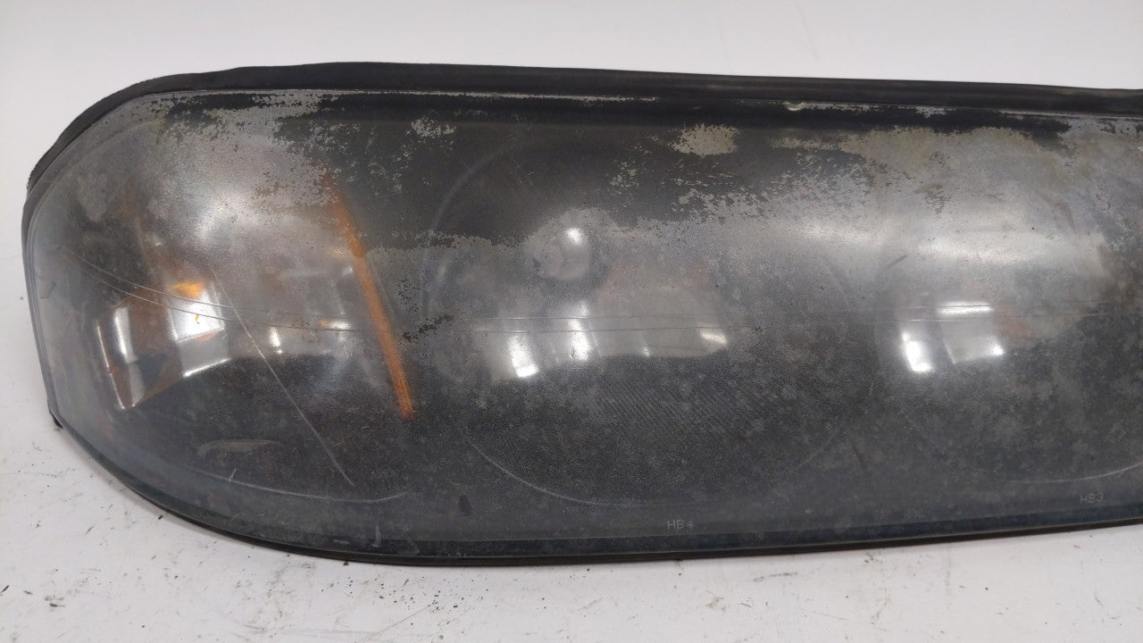 2000-2004 Chevrolet Impala Passenger Right Oem Head Light Headlight Lamp - Oemusedautoparts1.com