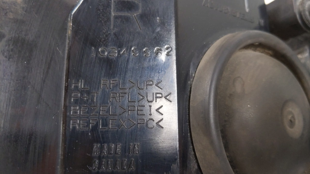 2000-2004 Chevrolet Impala Passenger Right Oem Head Light Headlight Lamp - Oemusedautoparts1.com