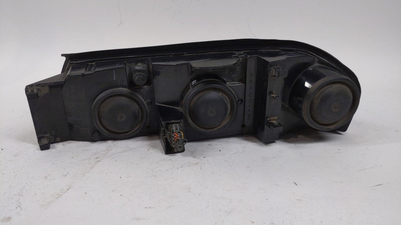 2000-2004 Chevrolet Impala Passenger Right Oem Head Light Headlight Lamp - Oemusedautoparts1.com