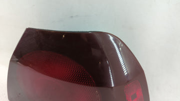 2004-2005 Chevrolet Impala Tail Light Assembly Passenger Right OEM P/N:49209454 16525262 Fits Fits 2004 2005 OEM Used Auto Parts