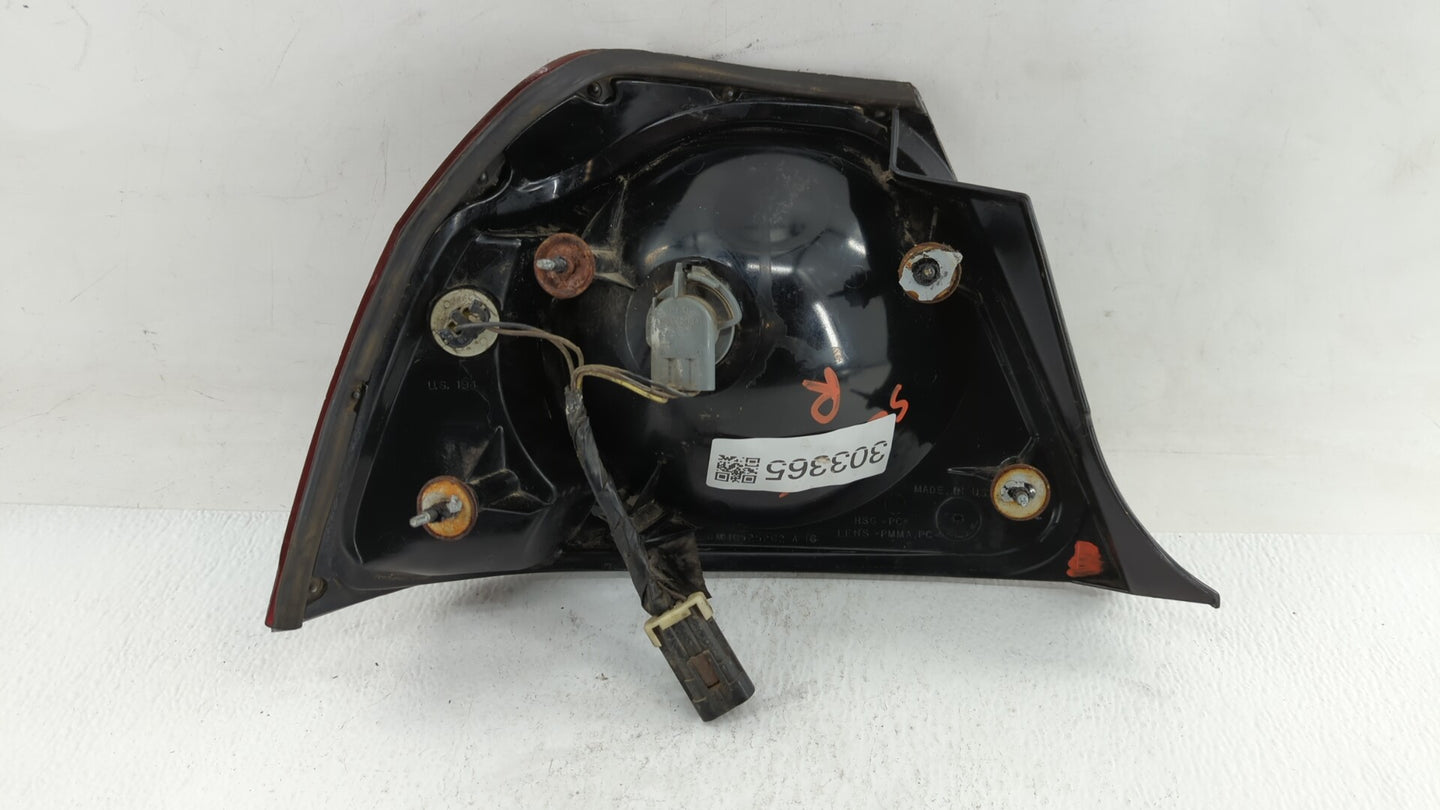 2004-2005 Chevrolet Impala Tail Light Assembly Passenger Right OEM P/N:49209454 16525262 Fits Fits 2004 2005 OEM Used Auto P