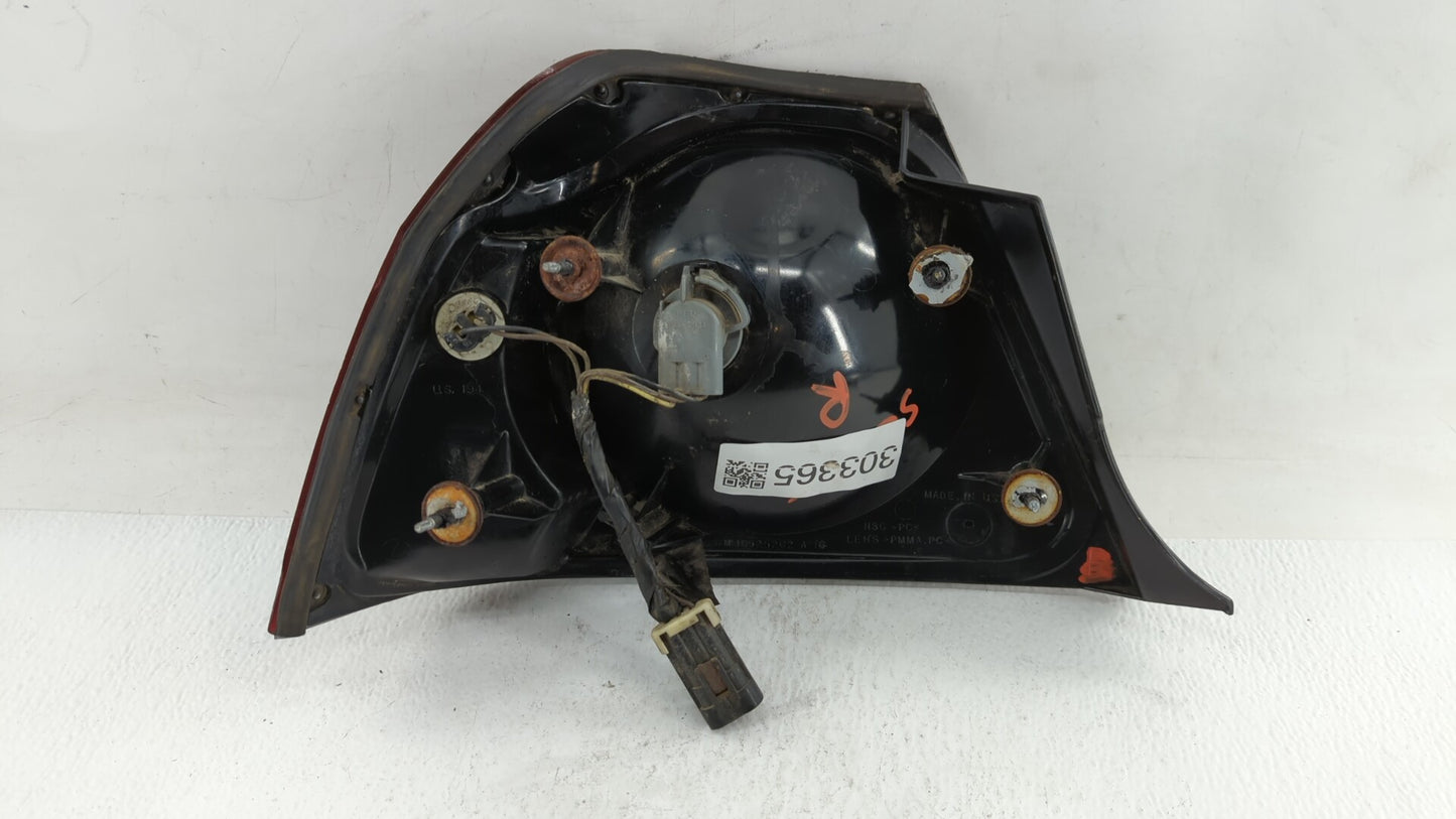 2004-2005 Chevrolet Impala Tail Light Assembly Passenger Right OEM P/N:49209454 16525262 Fits Fits 2004 2005 OEM Used Auto P