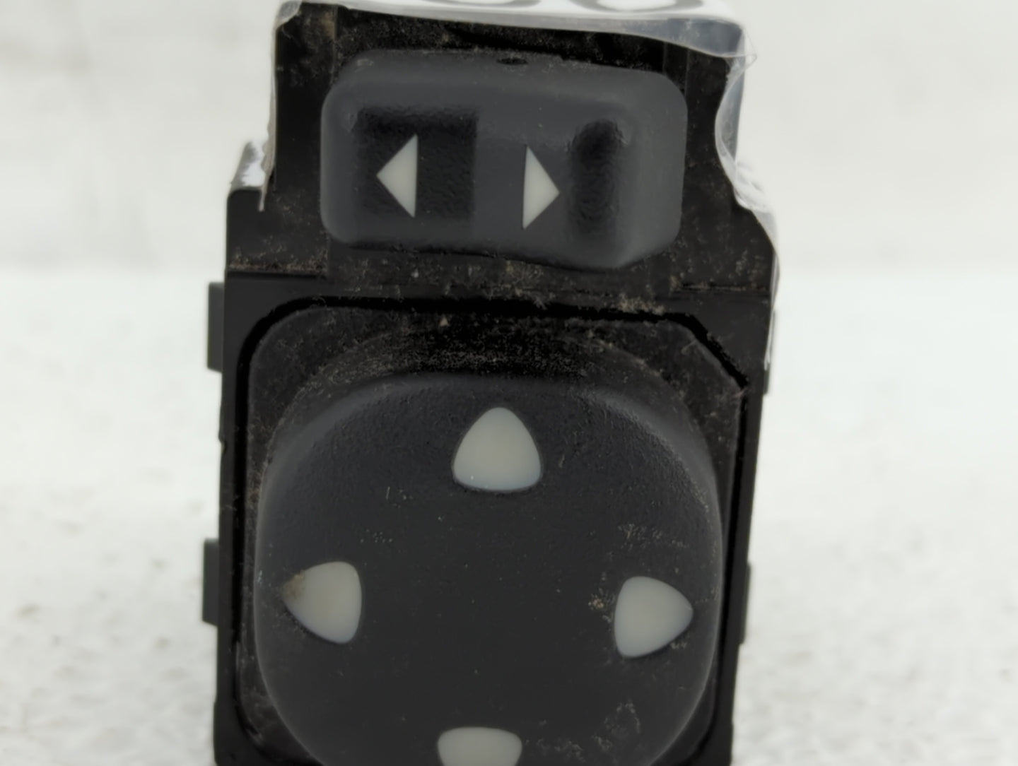 2000-2005 Chevrolet Impala Master Power Window Switch Replacement Driver Side Left P/N:10283839 Fits OEM Used Auto Parts - O