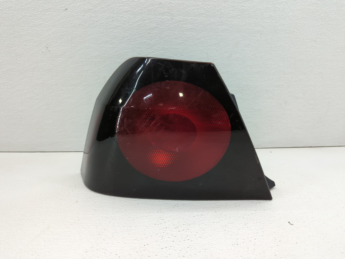 2004-2005 Chevrolet Impala Tail Light Assembly Driver Left OEM P/N:16525261 Fits Fits 2004 2005 OEM Used Auto Parts - Oemuse