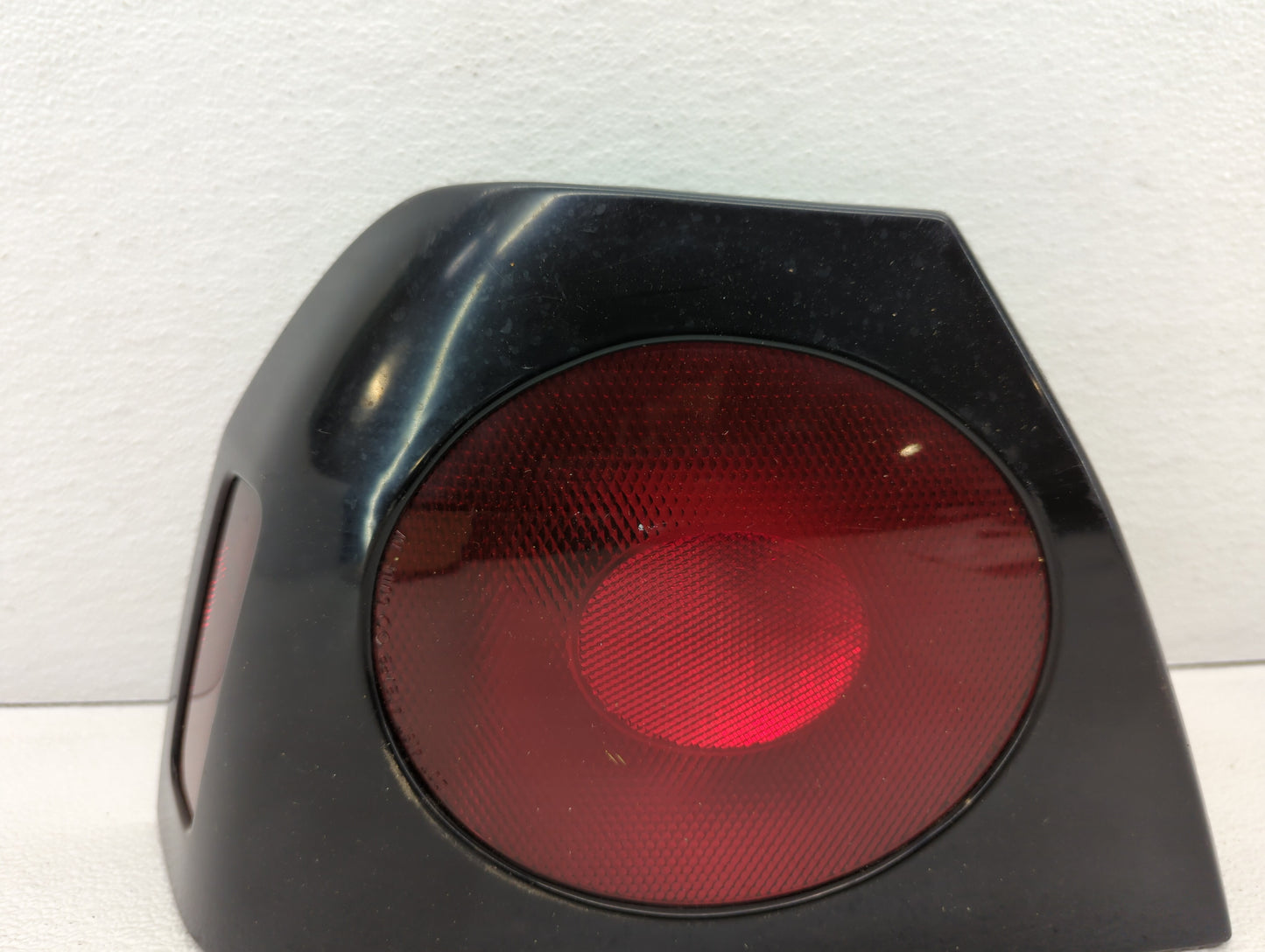 2004-2005 Chevrolet Impala Tail Light Assembly Driver Left OEM P/N:16525261 Fits Fits 2004 2005 OEM Used Auto Parts - Oemuse