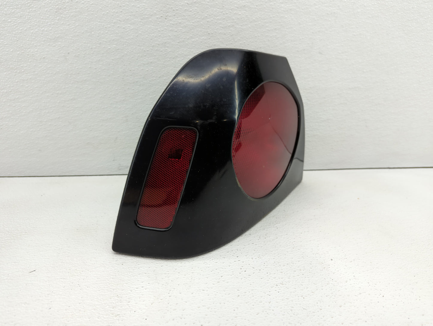 2004-2005 Chevrolet Impala Tail Light Assembly Driver Left OEM P/N:16525261 Fits Fits 2004 2005 OEM Used Auto Parts - Oemuse