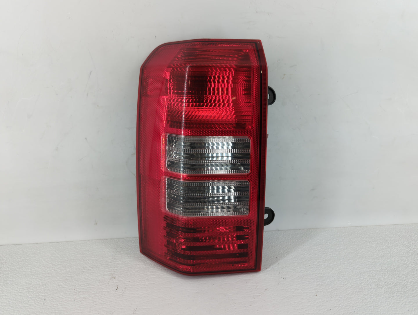 2004-2005 Chevrolet Impala Tail Light Assembly Passenger Right OEM P/N:05160365AE 16525253 A Fits Fits 2004 2005 OEM Used Au