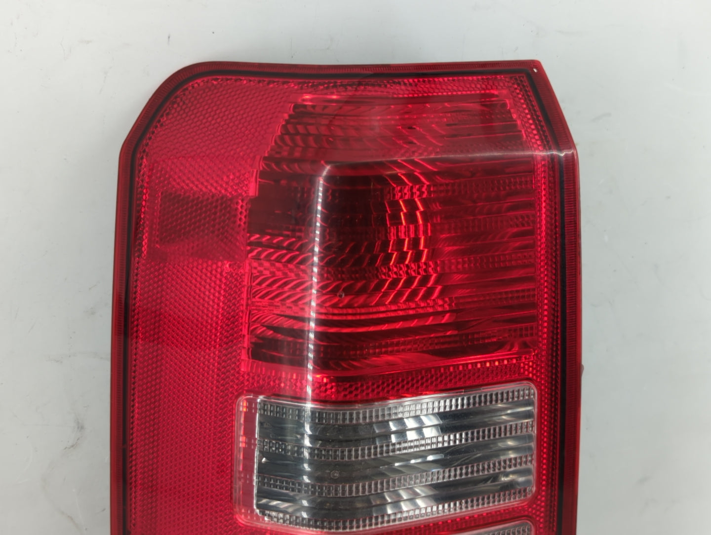 2004-2005 Chevrolet Impala Tail Light Assembly Passenger Right OEM P/N:05160365AE 16525253 A Fits Fits 2004 2005 OEM Used Au