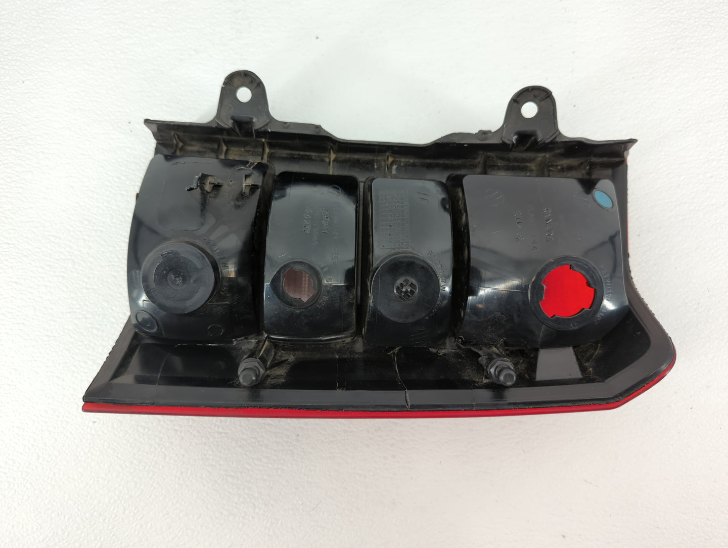 2004-2005 Chevrolet Impala Tail Light Assembly Passenger Right OEM P/N:05160365AE 16525253 A Fits Fits 2004 2005 OEM Used Au