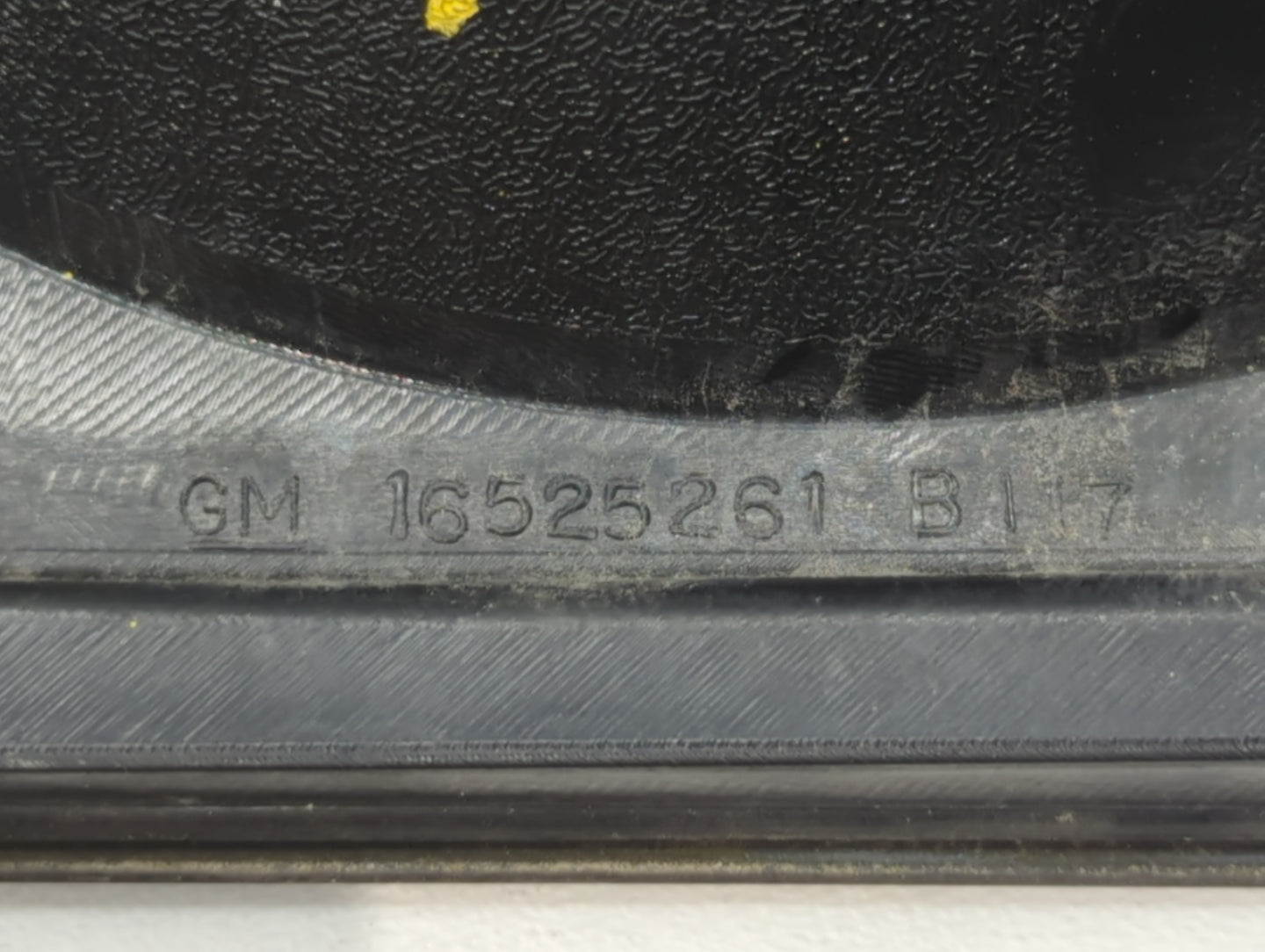 2004-2005 Chevrolet Impala Tail Light Assembly Driver Left OEM P/N:16525261 Fits Fits 2004 2005 OEM Used Auto Parts - Oemuse