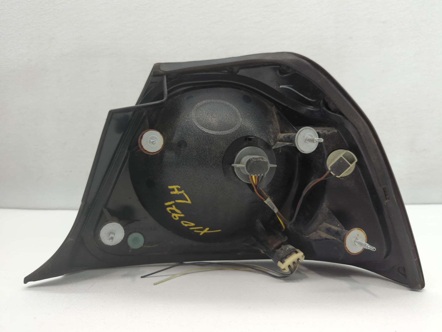 2004-2005 Chevrolet Impala Tail Light Assembly Driver Left OEM P/N:16525261 Fits Fits 2004 2005 OEM Used Auto Parts - Oemuse