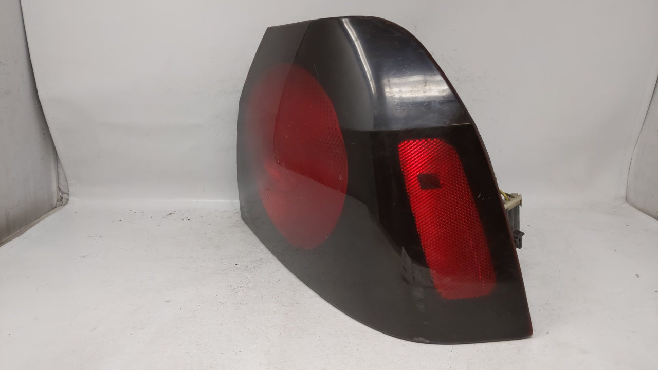 2004-2005 Chevrolet Impala Tail Light Assembly Passenger Right OEM P/N:49209454 Fits Fits 2004 2005 OEM Used Auto Parts - Oe