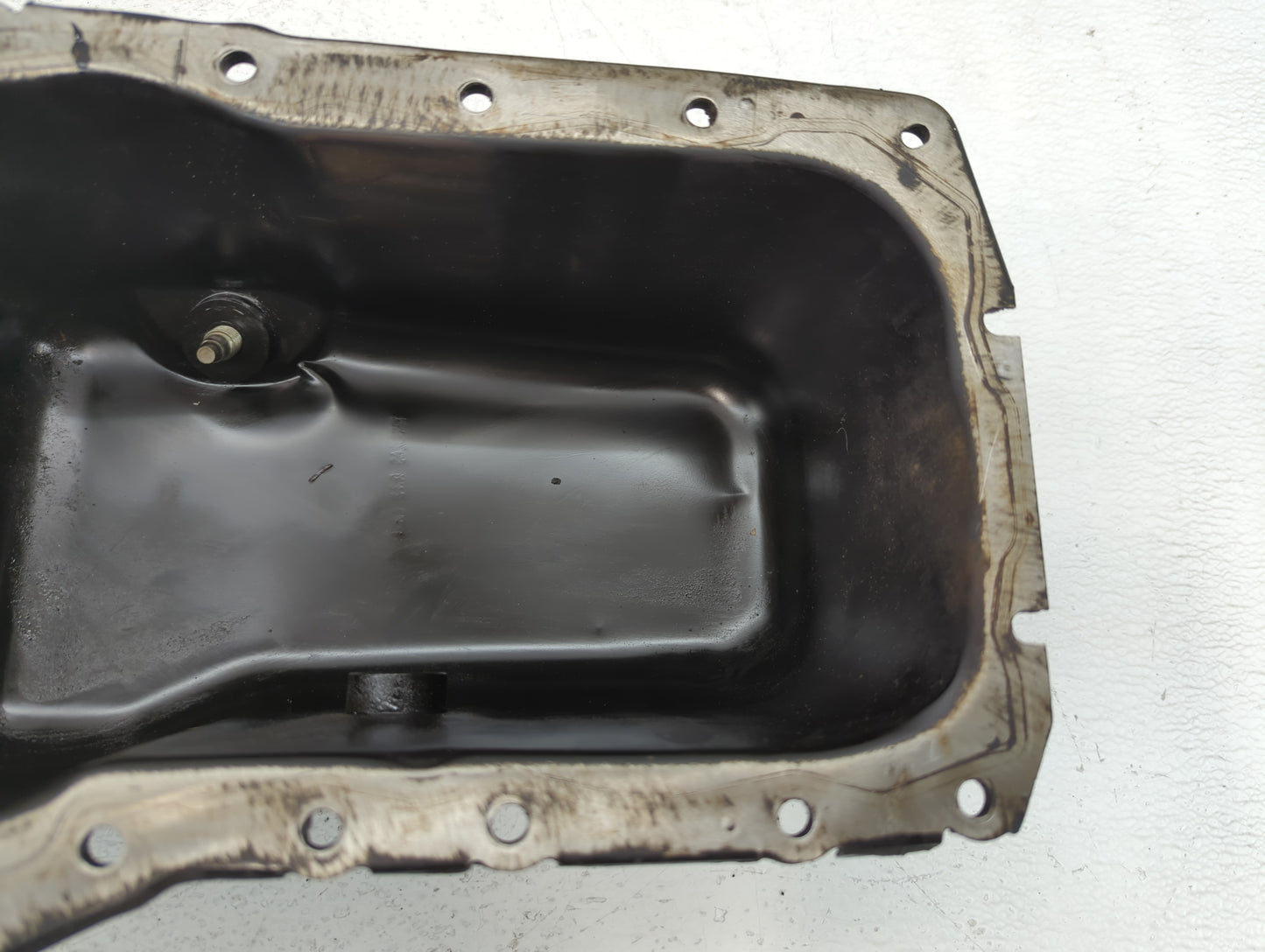 2004 Chevrolet Impala Engine Oil Pan P/N:12563240 Fits OEM Used Auto Parts - Oemusedautoparts1.com