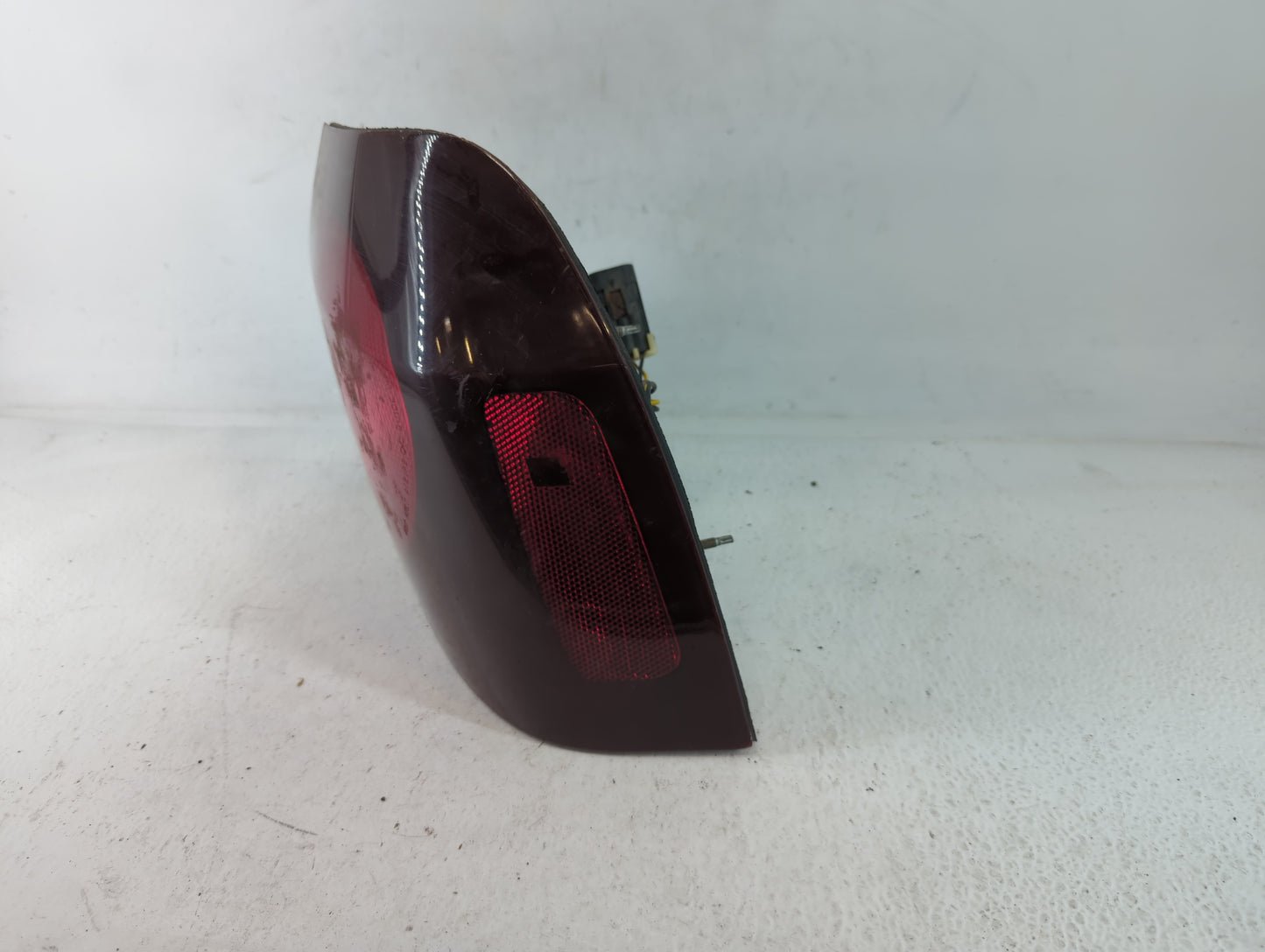 2002-2004 Chevrolet Impala Tail Light Assembly Passenger Right OEM P/N:16525262 Fits Fits 2002 2003 2004 OEM Used Auto Parts