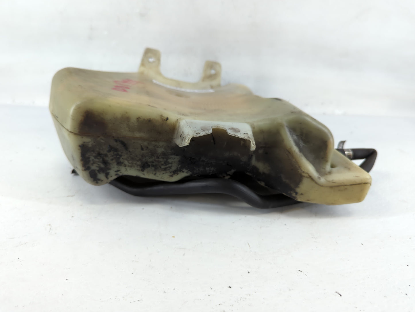 2004 Chevrolet Impala Radiator Coolant Overflow Expansion Tank Bottle 695079 - Oemusedautoparts1.com