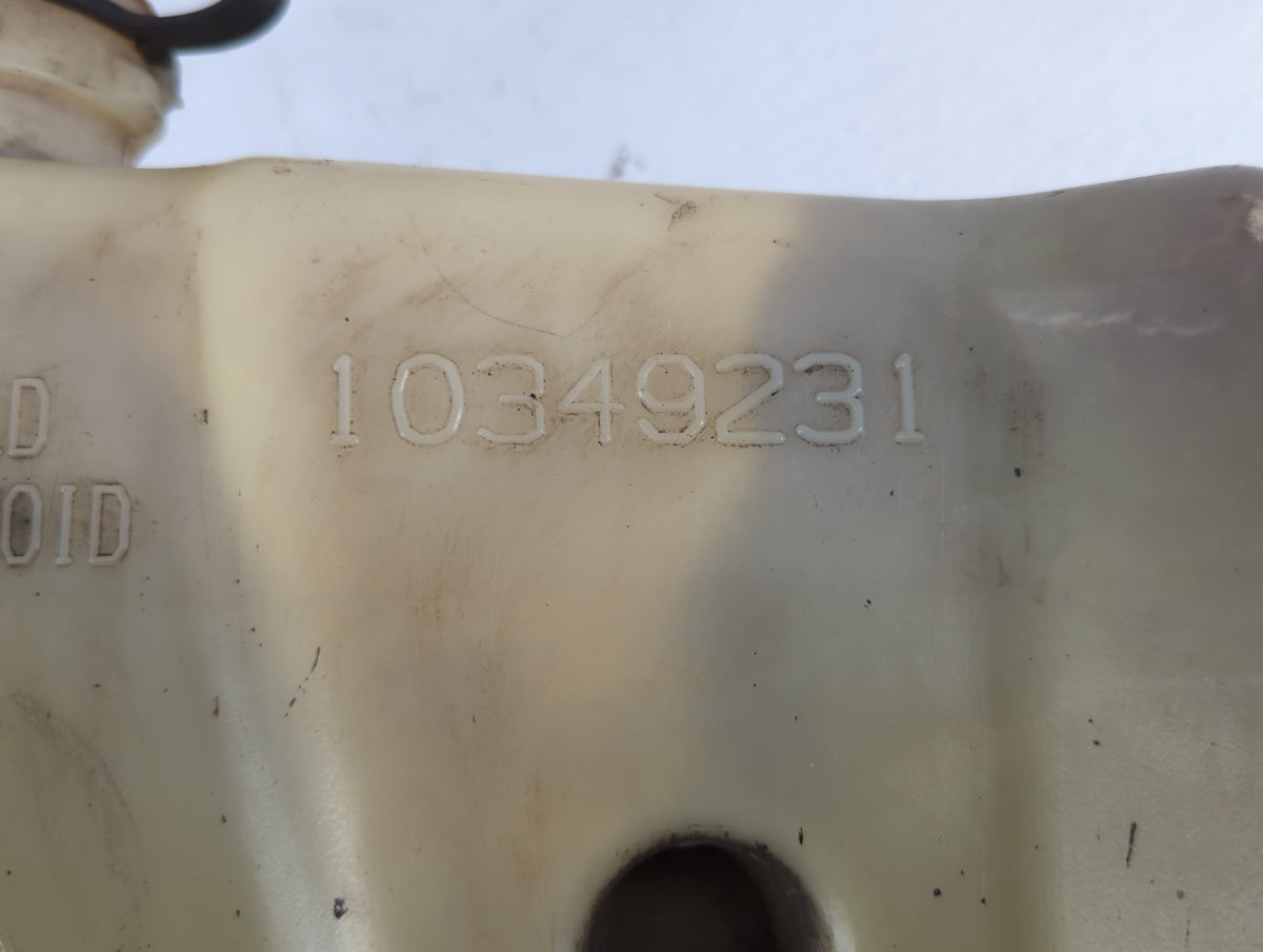 2004 Chevrolet Impala Radiator Coolant Overflow Expansion Tank Bottle 695079 - Oemusedautoparts1.com