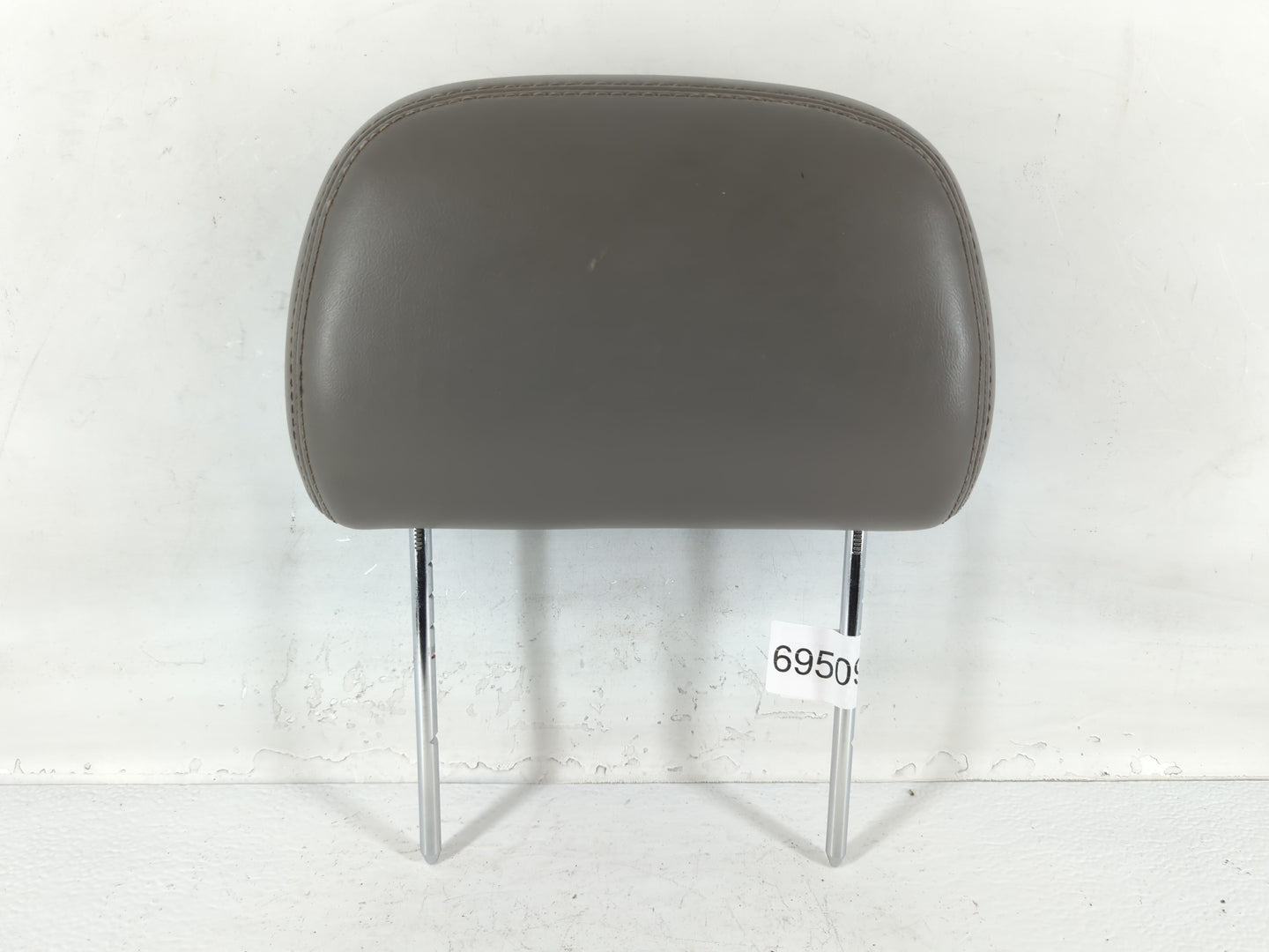 2001-2005 Chevrolet Impala Headrest Head Rest Front Driver Passenger Seat Fits Fits 2001 2002 2003 2004 2005 OEM Used Auto P