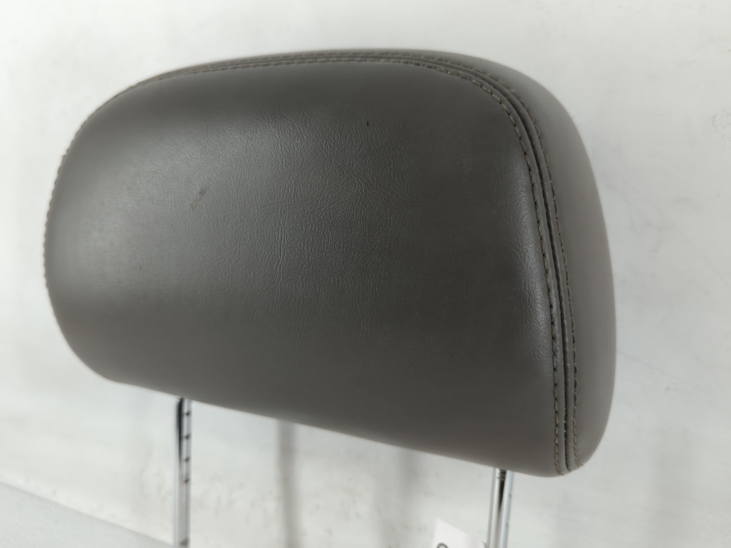 2001-2005 Chevrolet Impala Headrest Head Rest Front Driver Passenger Seat Fits Fits 2001 2002 2003 2004 2005 OEM Used Auto P