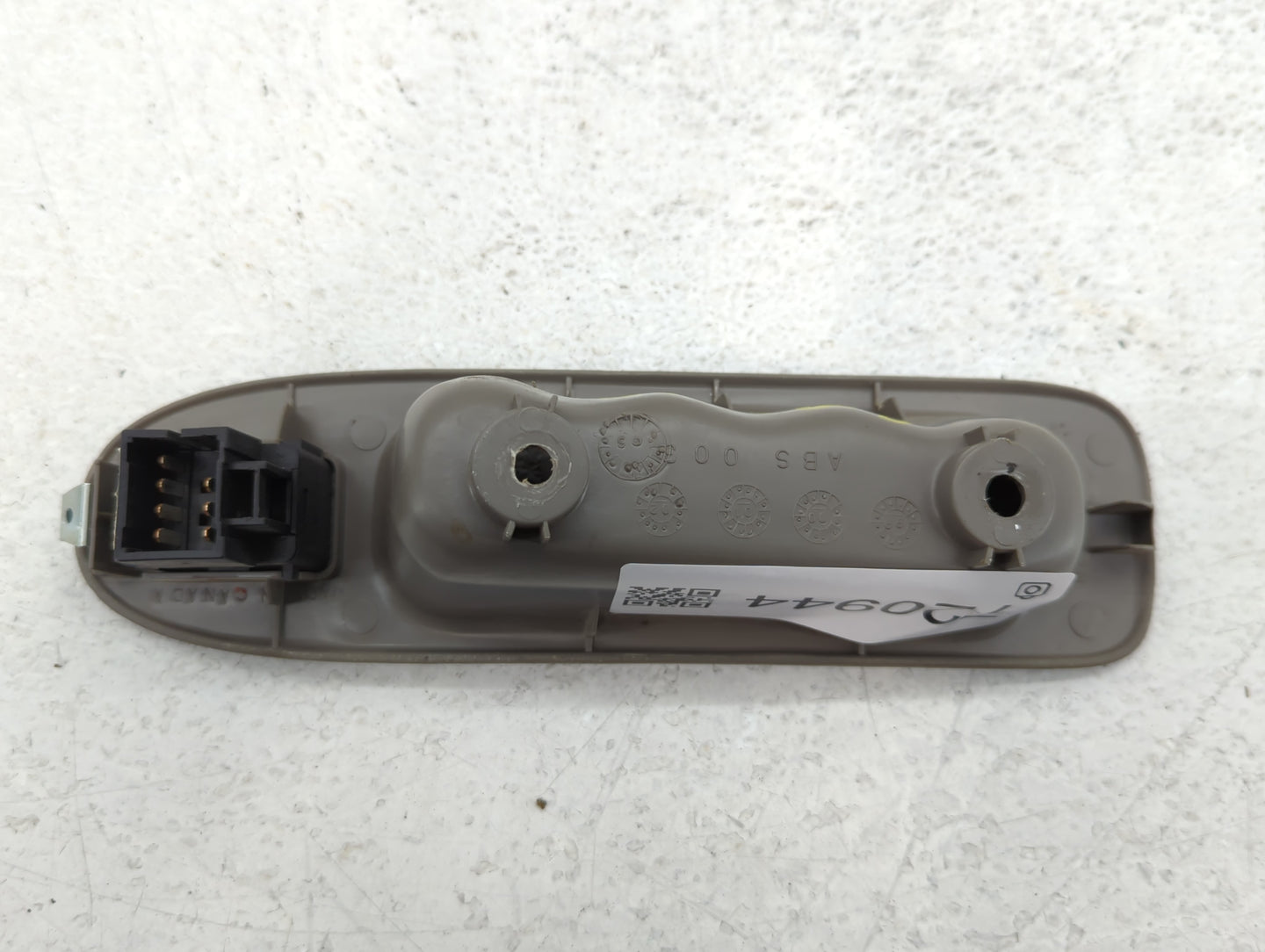 2000-2005 Chevrolet Impala Master Power Window Switch Replacement Driver Side Left P/N:10435216 Fits OEM Used Auto Parts - O