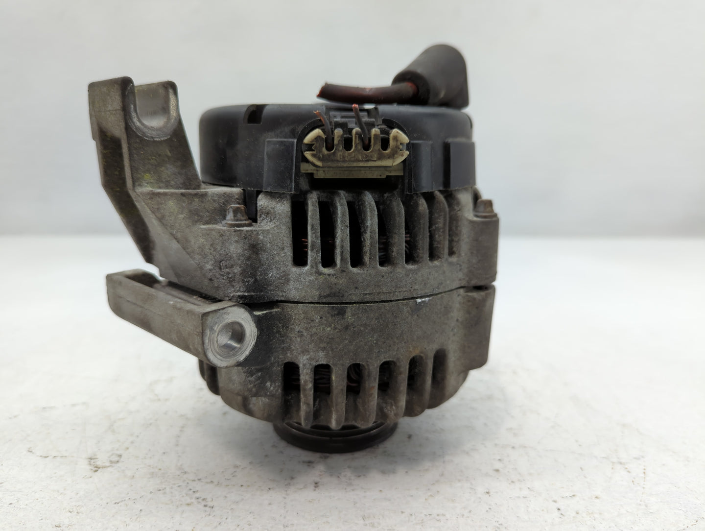 2004 Chevrolet Impala Alternator Replacement Generator Charging Assembly Engine OEM P/N:10 339 422 0 124 415 035 Fits OEM Us
