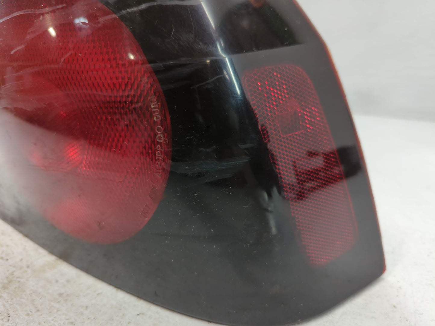2002-2004 Chevrolet Impala Tail Light Assembly Passenger Right OEM P/N:16525262 Fits Fits 2002 2003 2004 OEM Used Auto Parts