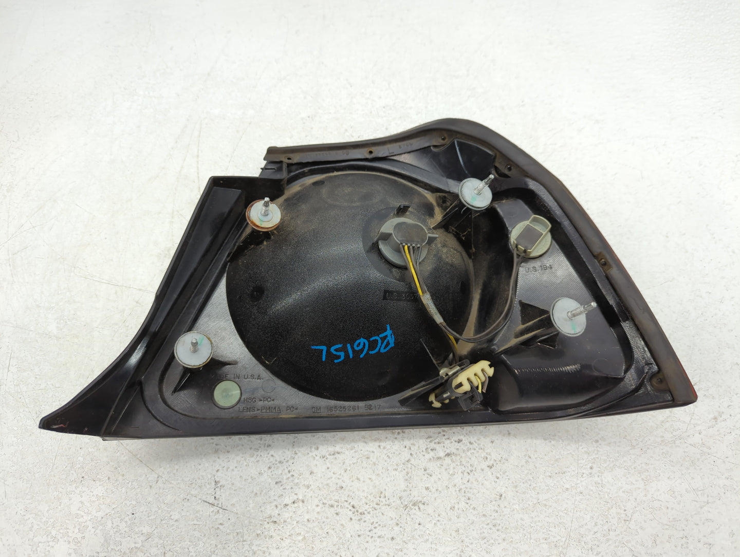 2004-2005 Chevrolet Impala Tail Light Assembly Driver Left OEM P/N:16525261 Fits Fits 2004 2005 OEM Used Auto Parts - Oemuse