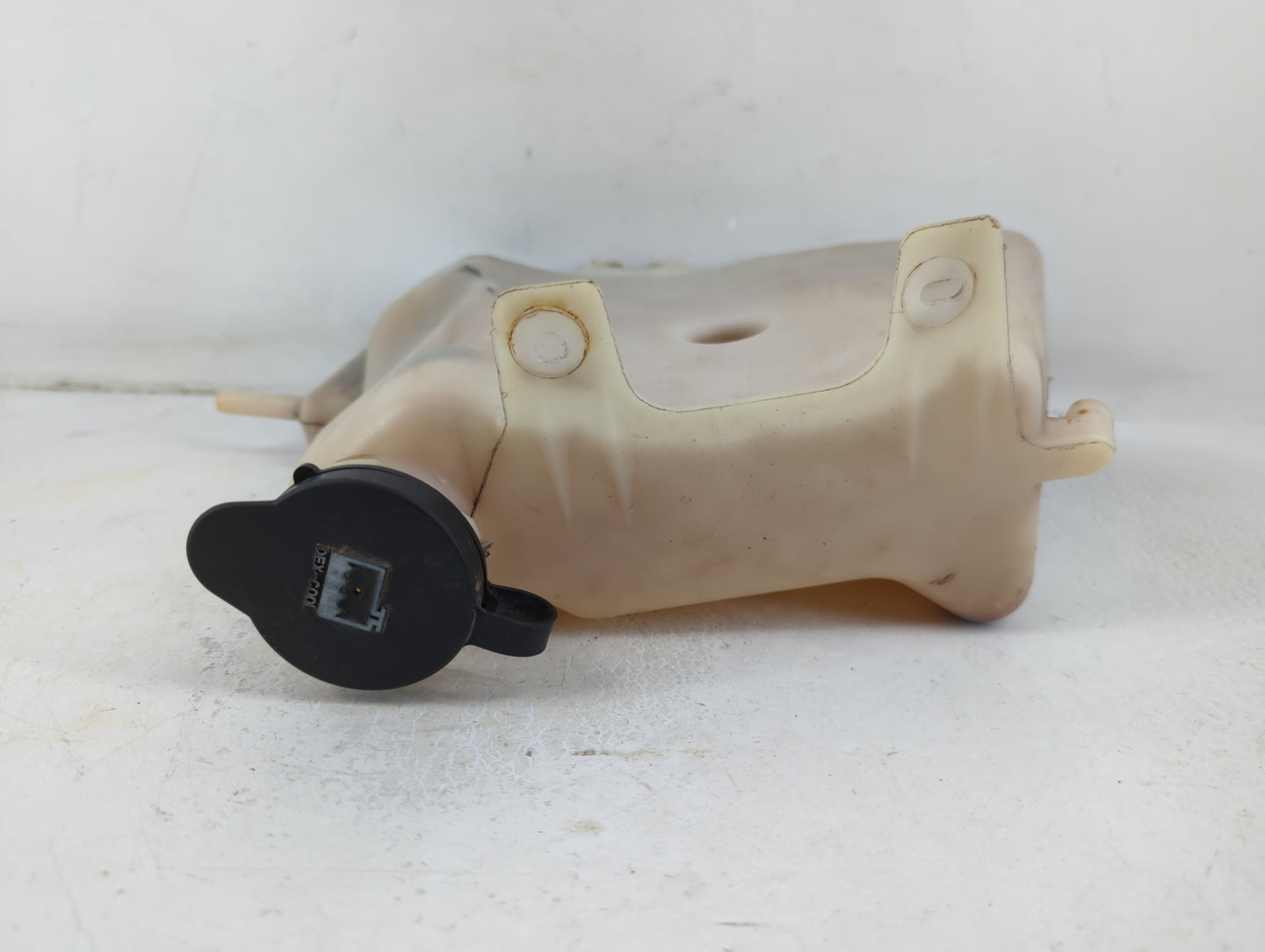 2004 Chevrolet Impala Radiator Coolant Overflow Expansion Tank Bottle - Oemusedautoparts1.com