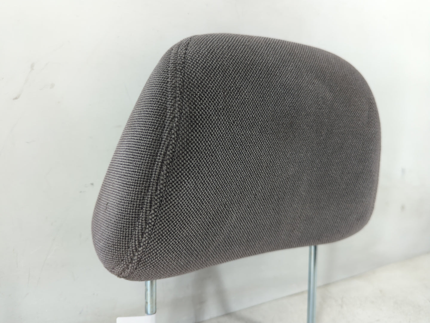 2002-2005 Chevrolet Malibu Headrest Head Rest Front Driver Passenger Seat Fits Fits 2002 2003 2004 2005 OEM Used Auto Parts 