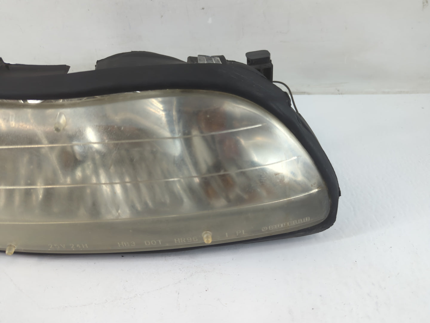 1997-2005 Chevrolet Malibu Driver Left Oem Head Light Headlight Lamp - Oemusedautoparts1.com