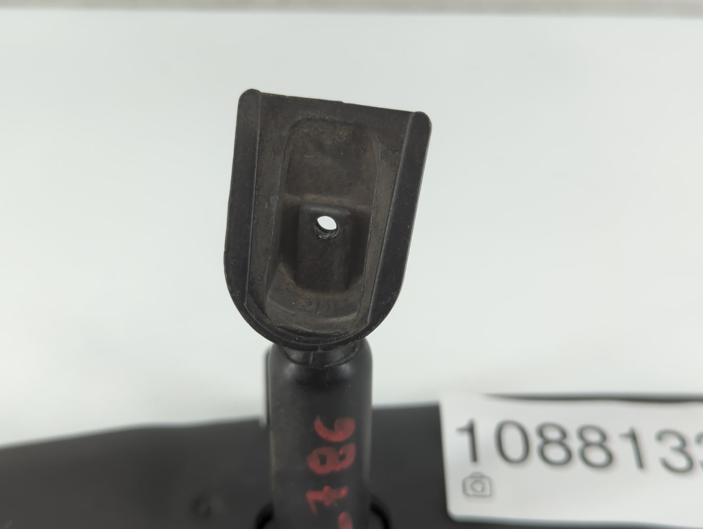 1997-2012 Chevrolet Malibu Interior Rear View Mirror Replacement OEM P/N:E8011083 Fits OEM Used Auto Parts - Oemusedautopart