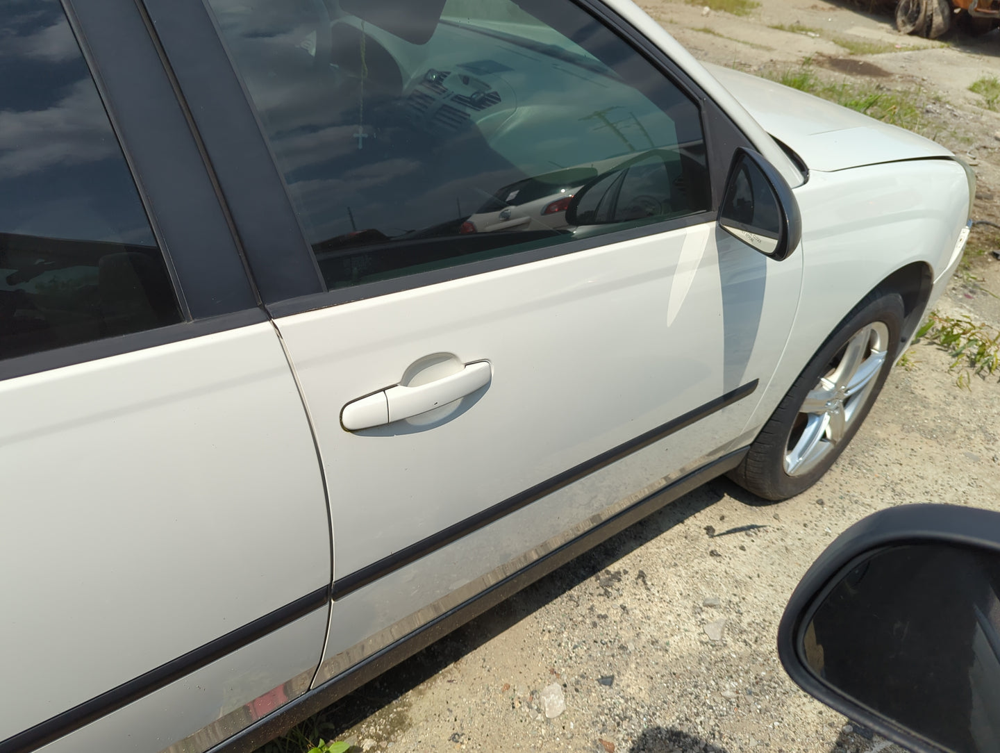 2004-2008 Chevrolet Malibu Passenger Front Door Oem - Oemusedautoparts1.com