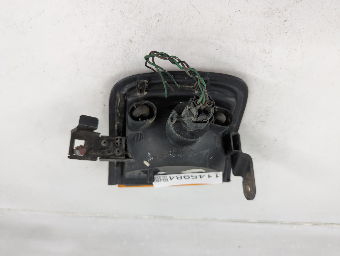 2004-2008 Chevrolet Malibu Tail Light Assembly Passenger Right OEM P/N:1138 16531138A Fits Fits 2004 2005 2006 2007 2008 OEM
