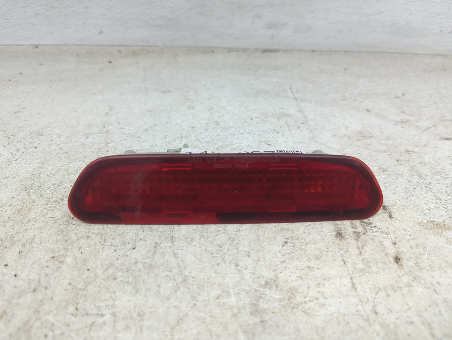 2004 Chevrolet Malibu Third Brake Light Tail Light Fits OEM Used Auto Parts - Oemusedautoparts1.com