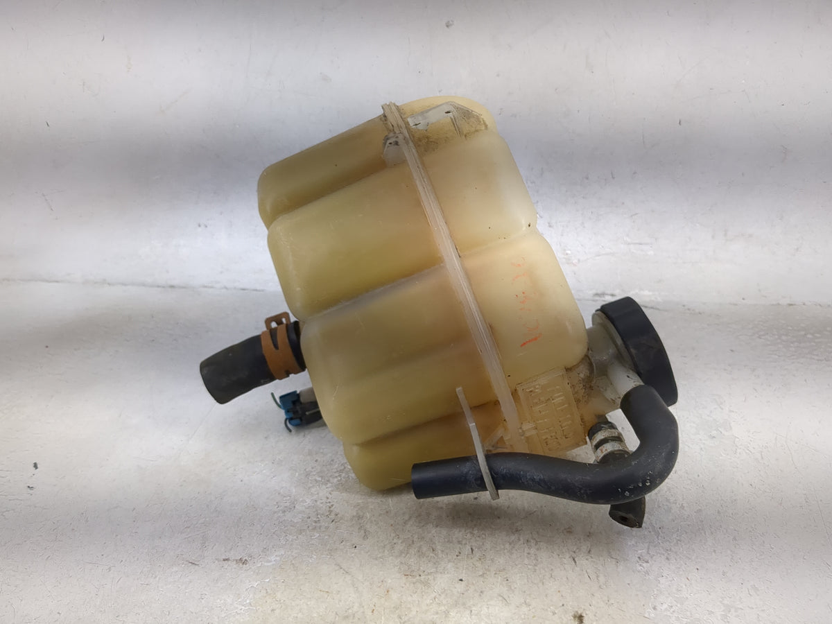 2004 Chevrolet Malibu Radiator Coolant Overflow Expansion Tank Bottle 1494702 - Oemusedautoparts1.com