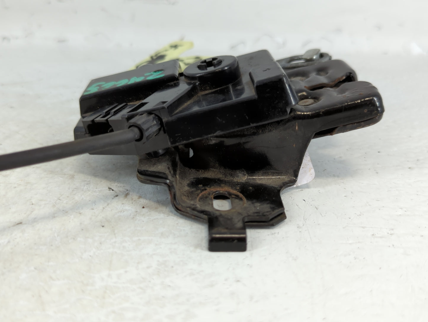 2004 Chevrolet Malibu Front Right Passenger Lock Actuator - Oemusedautoparts1.com