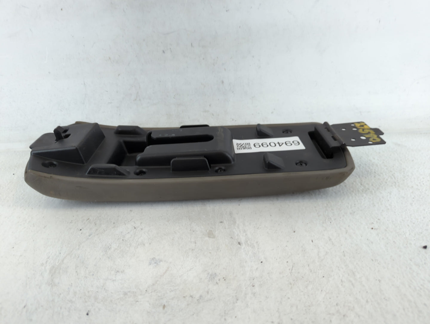 2004 Chevrolet Malibu Center Console Armrest Cover Lid Fits OEM Used Auto Parts - Oemusedautoparts1.com