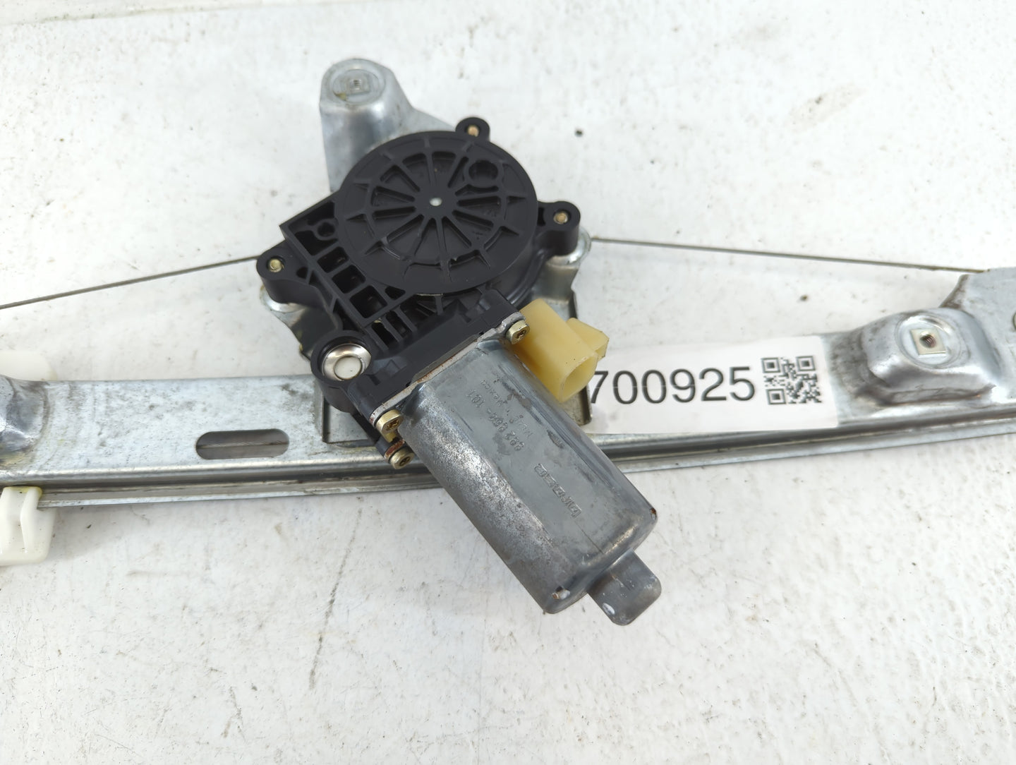2004-2005 Chevrolet Malibu Driver Left Rear Window Regulator - Oemusedautoparts1.com